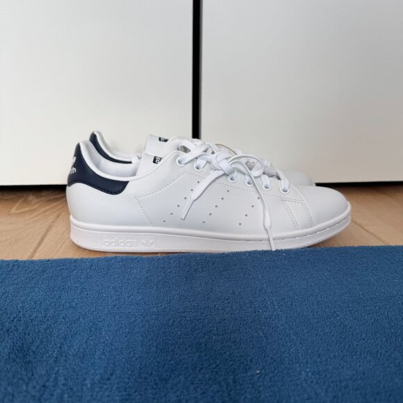 Adidas Stan Smith White/Navy Sneakers, Size 9.5 US Men's NIB NWT Unworn - Picture 2 of 5